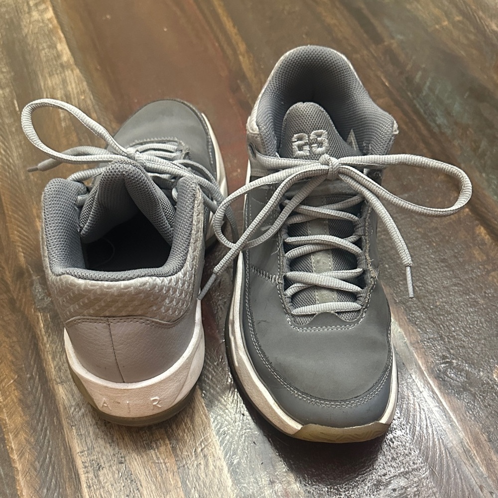 Jordan Kids Sneakers in Gray and White